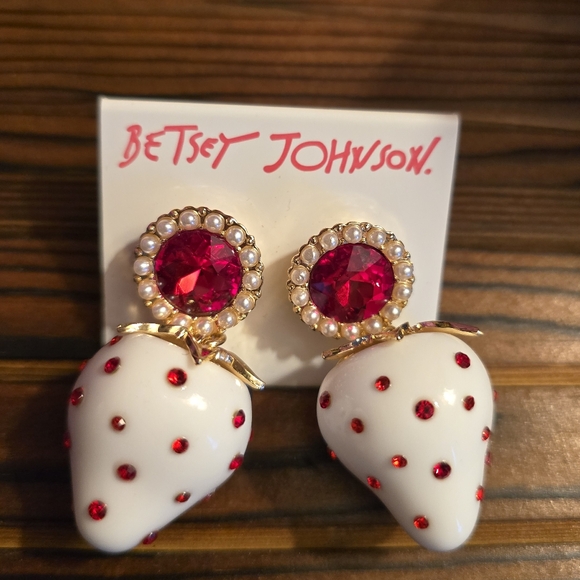 Betsey Johnson Red Crystal Faux Pearl Strawberry Dangle Earrings NWT - Picture 5 of 6